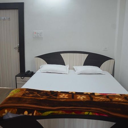 Hotel Pyara Palace Gaya Chambre photo