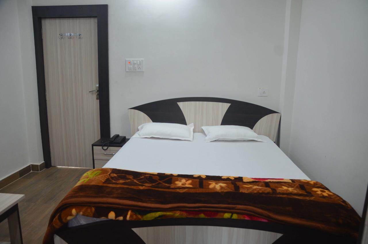 Hotel Pyara Palace Gaya Chambre photo